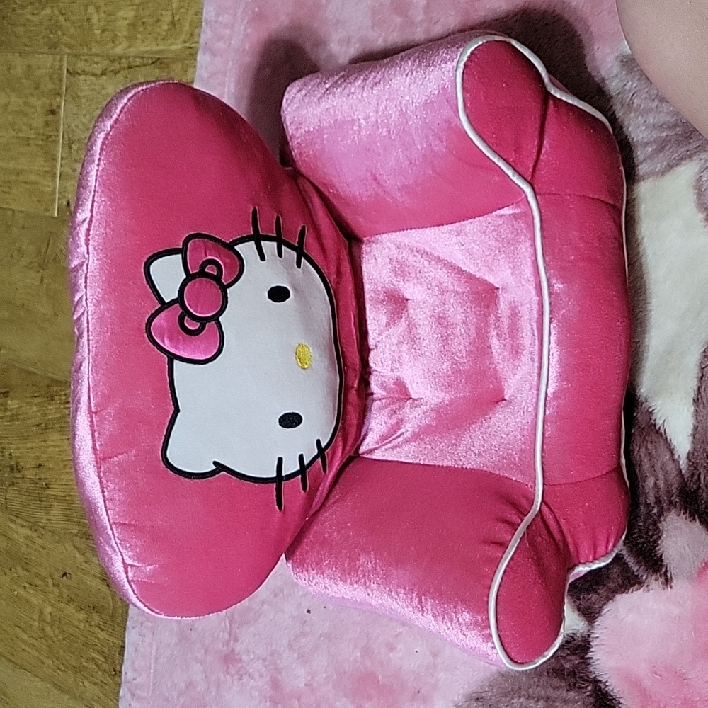 Hello kitty chair